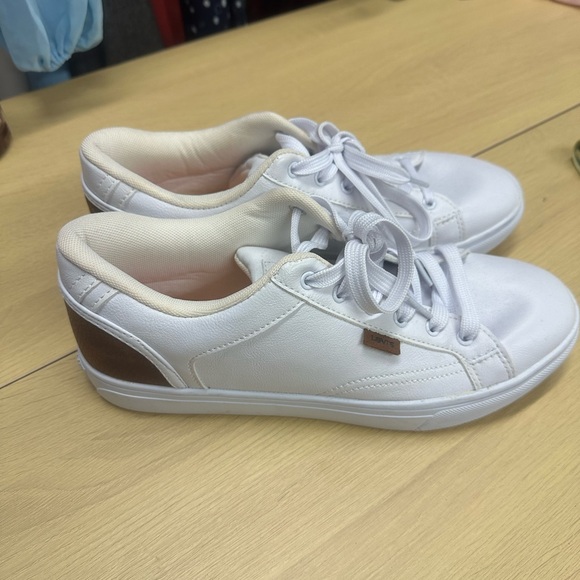 Levis Jeffrey 501 Tumbled Men's Size 9 White Low Top Sneakers EUC - Picture 3 of 8